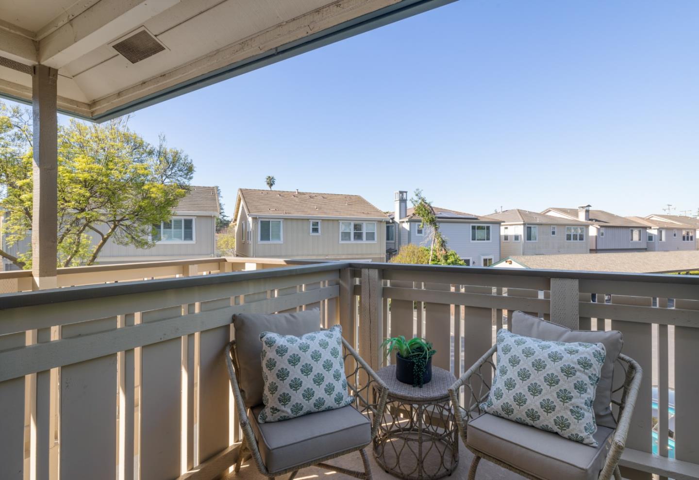 Detail Gallery Image 9 of 18 For 1473 Alma Loop, San Jose,  CA 95125 - 2 Beds | 2 Baths