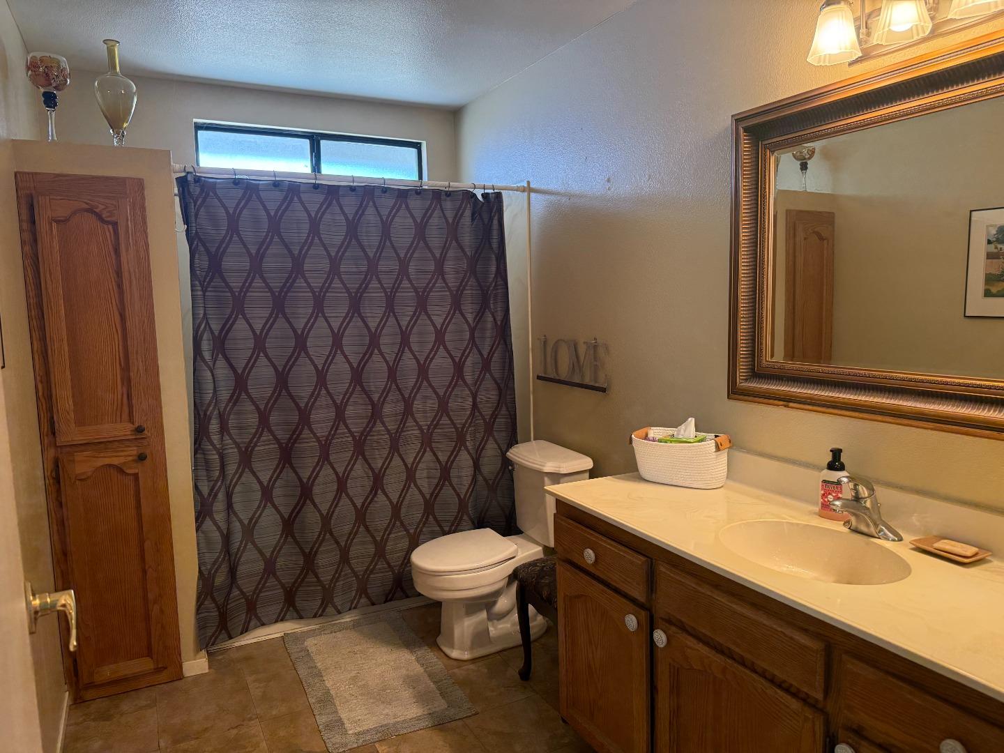 Detail Gallery Image 5 of 7 For 2468 Falcon Dr, Paso Robles,  CA 93446 - 3 Beds | 2 Baths