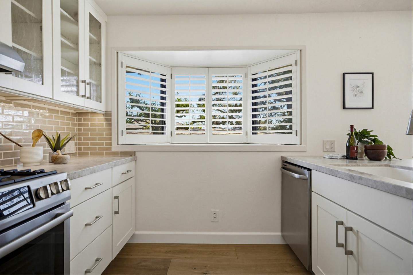 Detail Gallery Image 5 of 57 For 285 Del Mesa Carmel, Carmel,  CA 93923 - 2 Beds | 2 Baths