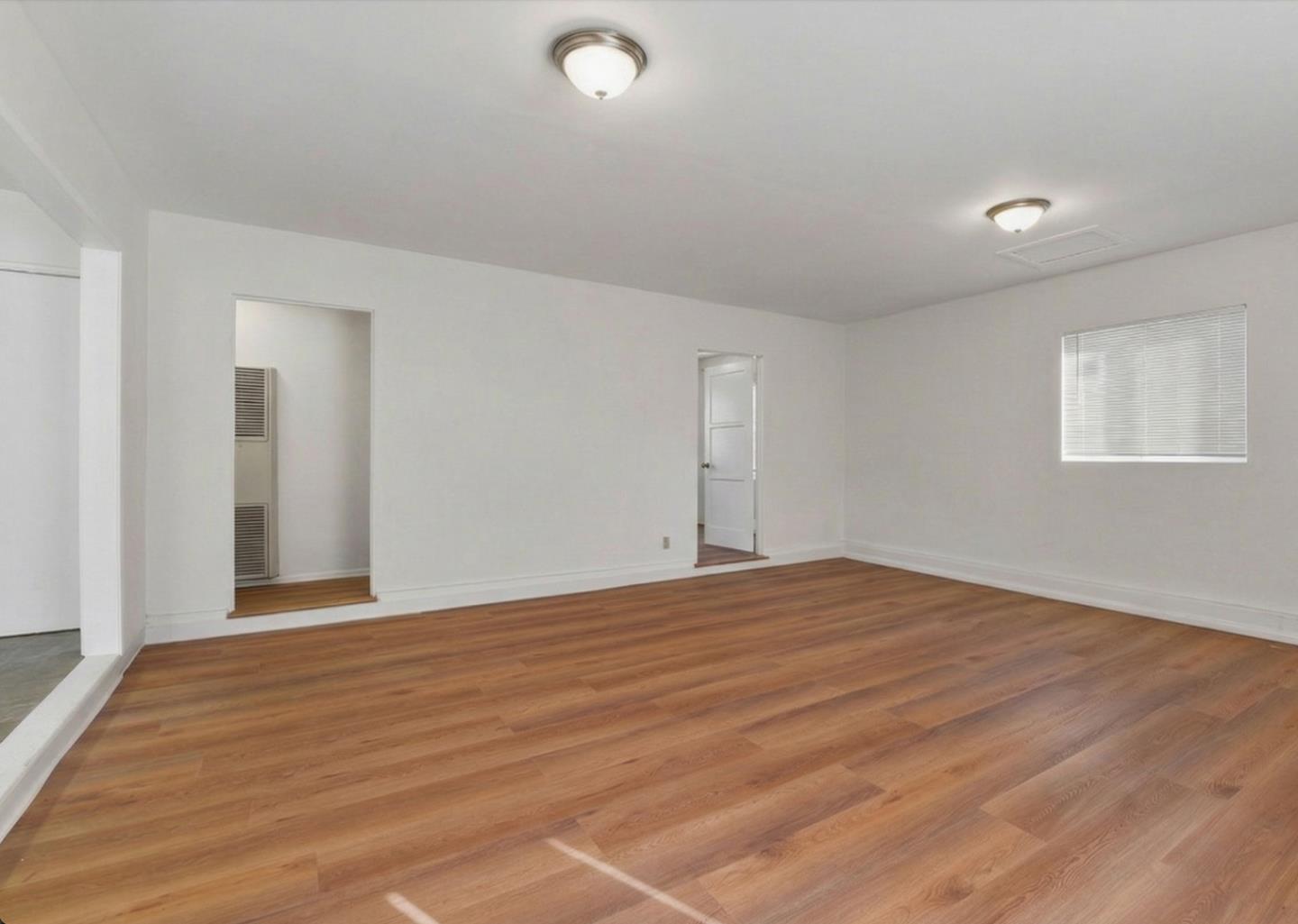 Detail Gallery Image 12 of 16 For 18601 Keswick St #B,  Reseda,  CA 91335 - 2 Beds | 1 Baths