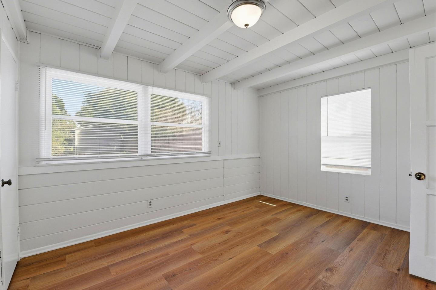 Detail Gallery Image 2 of 16 For 18601 Keswick St #B,  Reseda,  CA 91335 - 2 Beds | 1 Baths