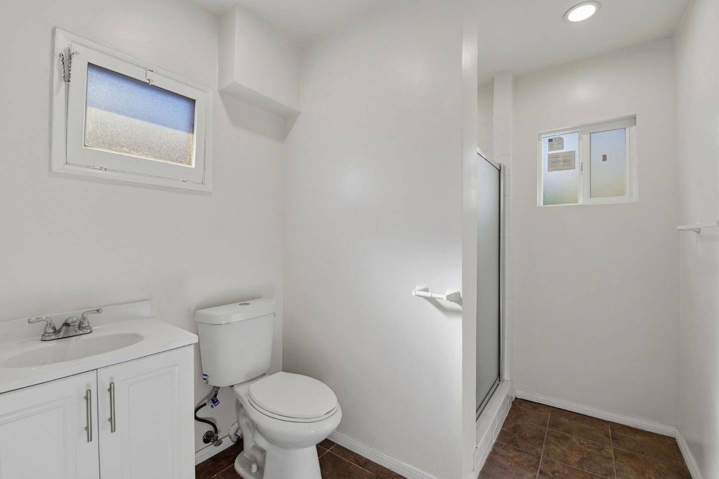 Detail Gallery Image 9 of 16 For 18601 Keswick St #B,  Reseda,  CA 91335 - 2 Beds | 1 Baths