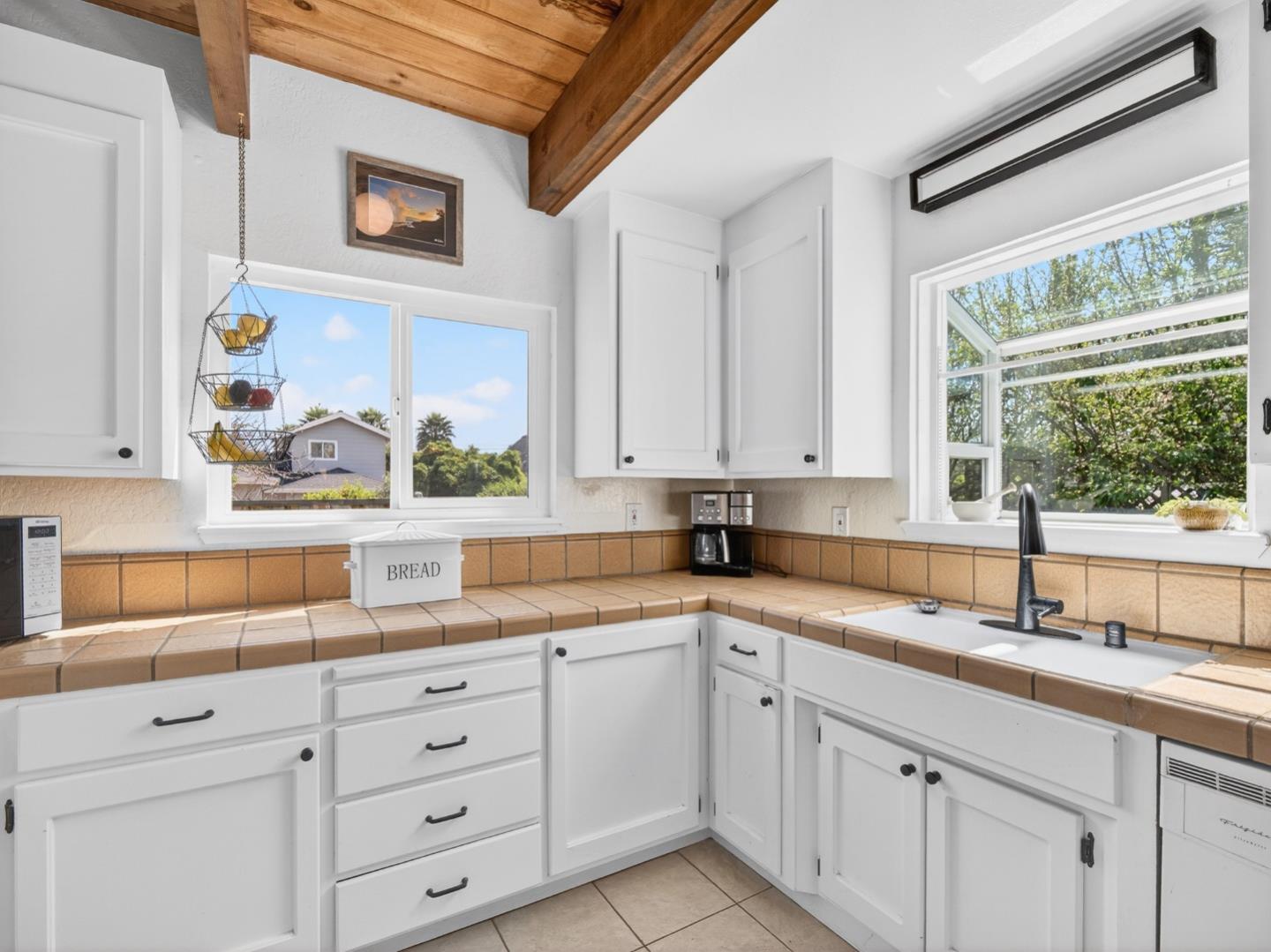 Detail Gallery Image 14 of 73 For 620 Sumner, Santa Cruz,  CA 95062 - – Beds | – Baths