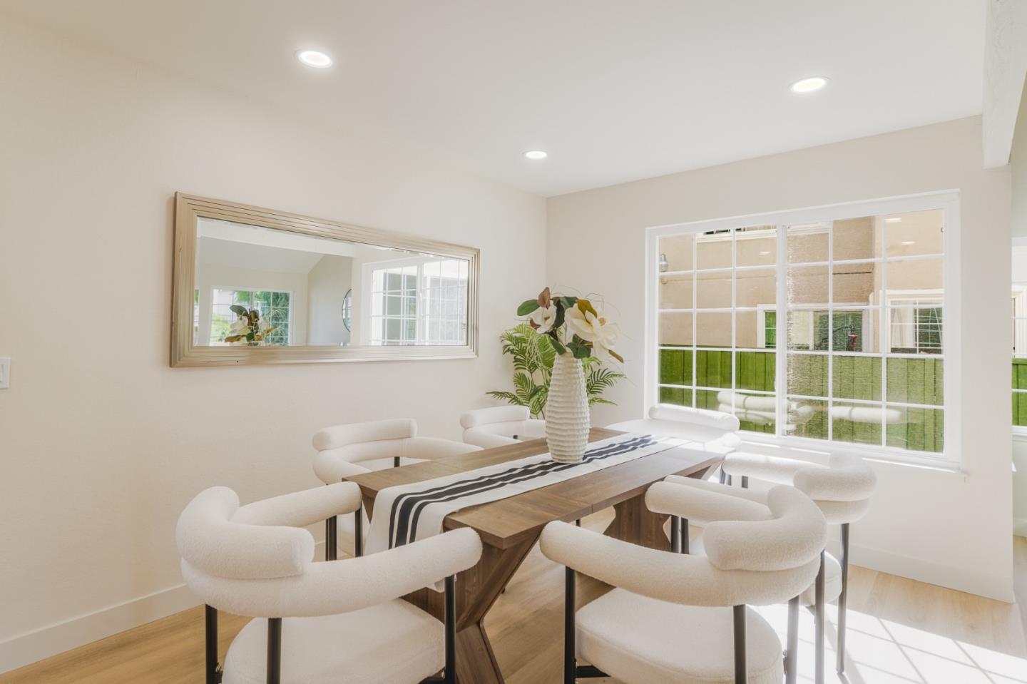 Detail Gallery Image 7 of 85 For 130 Juneberry Ct, San Jose,  CA 95136 - 4 Beds | 3 Baths