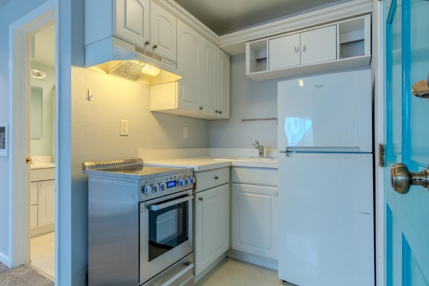 Detail Gallery Image 4 of 10 For 1279 Alicante Dr Downstairs Unit,  Pacifica,  CA 94044 - 1 Beds | 1 Baths