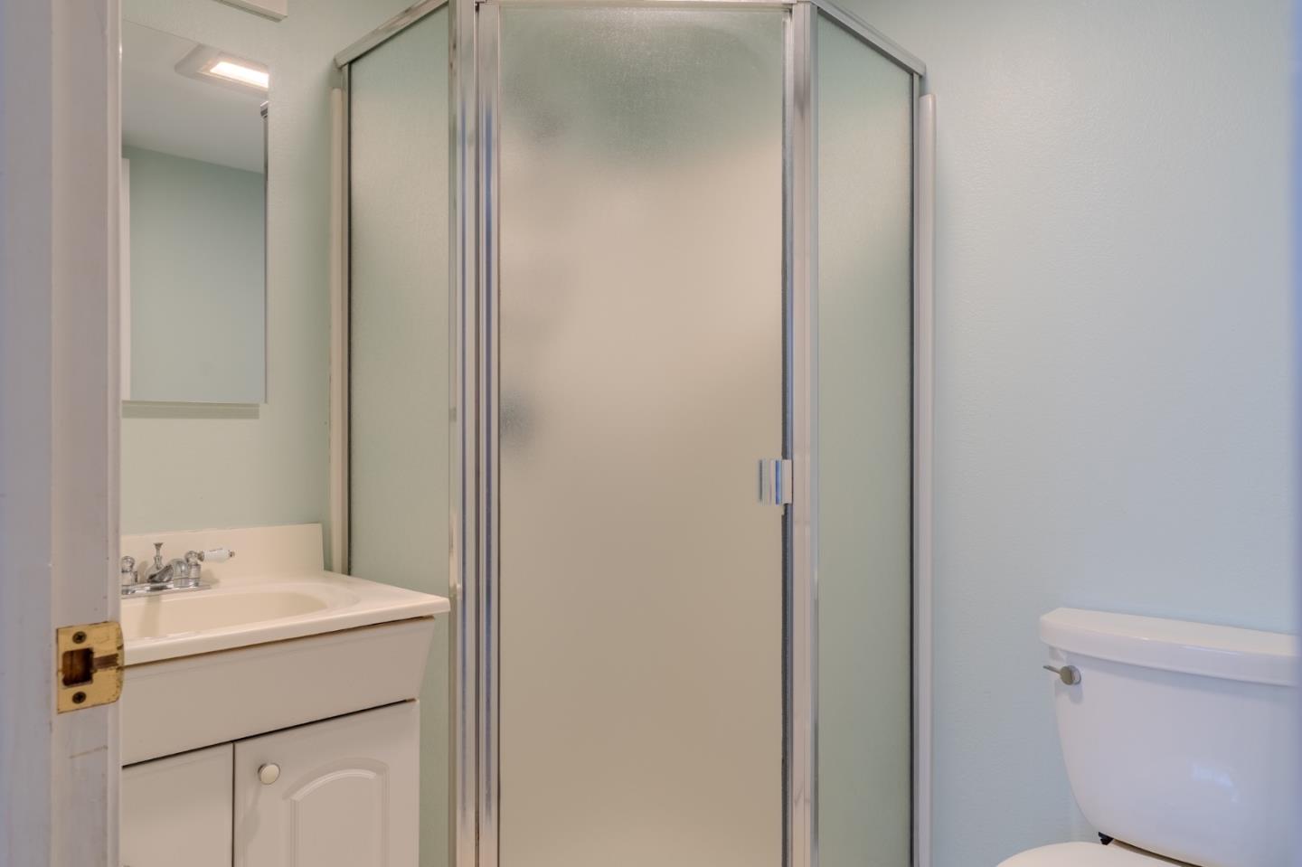 Detail Gallery Image 6 of 10 For 1279 Alicante Dr Downstairs Unit,  Pacifica,  CA 94044 - 1 Beds | 1 Baths