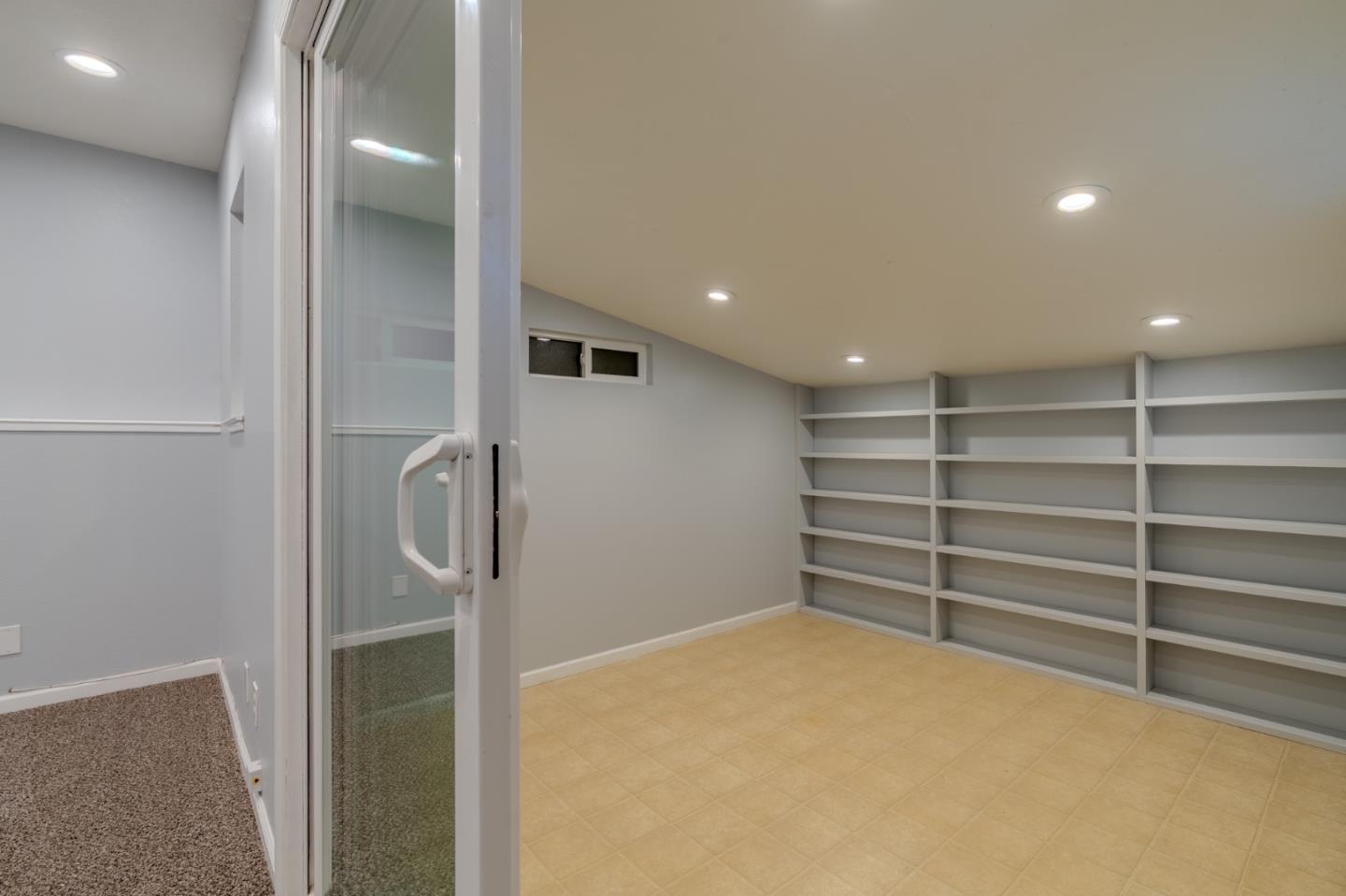 Detail Gallery Image 9 of 10 For 1279 Alicante Dr Downstairs Unit,  Pacifica,  CA 94044 - 1 Beds | 1 Baths