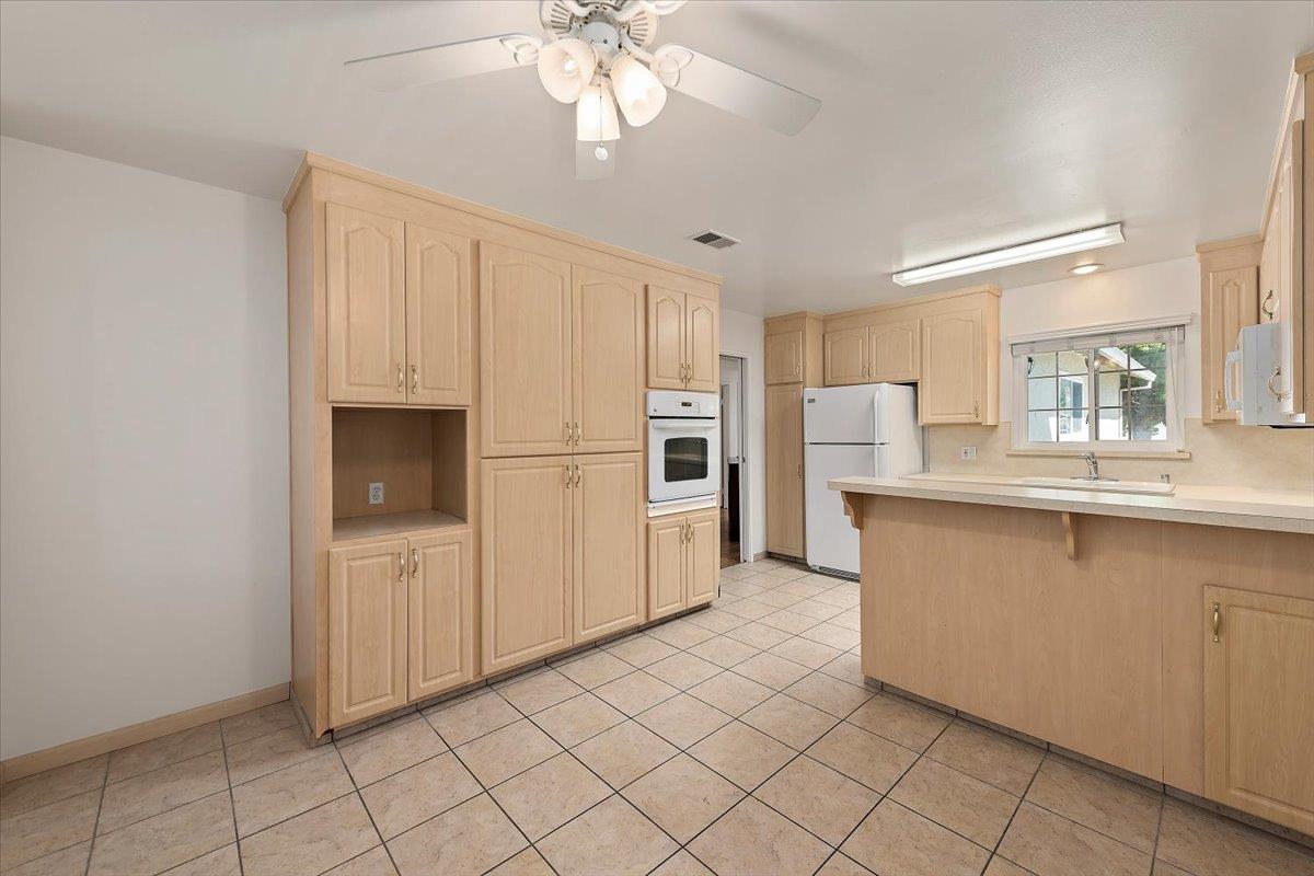 Detail Gallery Image 6 of 25 For 898 Hummingbird Dr, San Jose,  CA 95125 - 6 Beds | 3 Baths