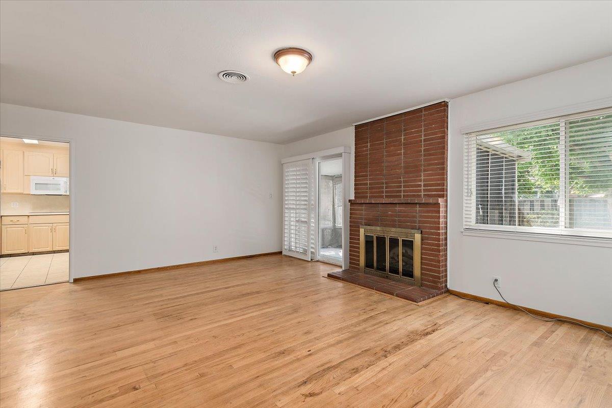 Detail Gallery Image 9 of 25 For 898 Hummingbird Dr, San Jose,  CA 95125 - 6 Beds | 3 Baths