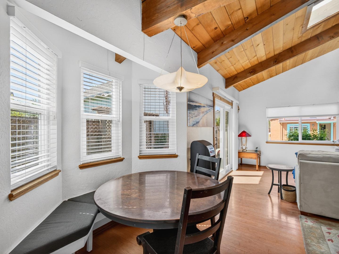 Detail Gallery Image 11 of 71 For 620 Sumner, Santa Cruz,  CA 95062 - 3 Beds | 3/1 Baths