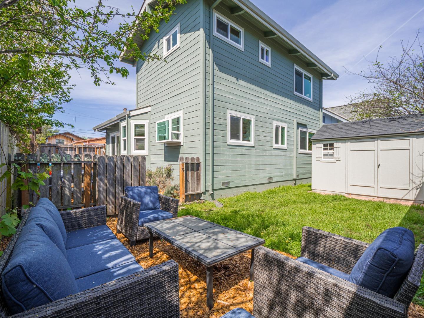 Detail Gallery Image 29 of 71 For 620 Sumner, Santa Cruz,  CA 95062 - 3 Beds | 3/1 Baths