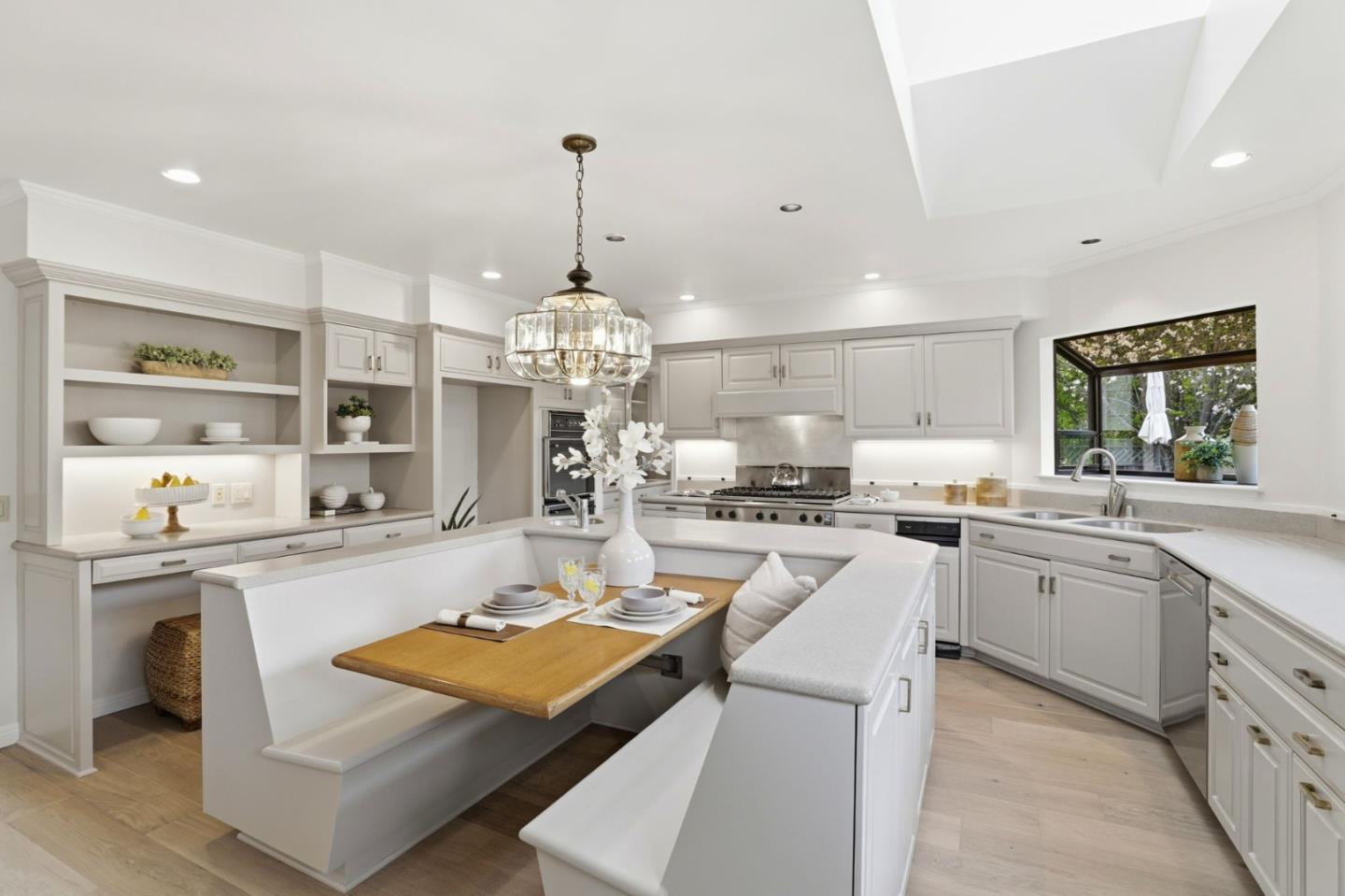 Detail Gallery Image 11 of 37 For 6071 Burchell Ave, San Jose,  CA 95120 - 4 Beds | 2/1 Baths