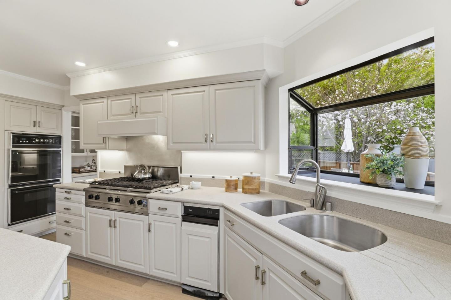 Detail Gallery Image 12 of 37 For 6071 Burchell Ave, San Jose,  CA 95120 - 4 Beds | 2/1 Baths