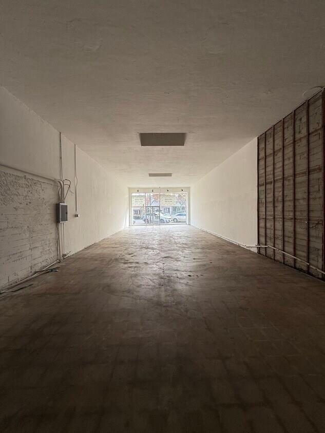 Detail Gallery Image 10 of 13 For 1156 San Carlos Ave, San Carlos,  CA 94070 - – Beds | – Baths