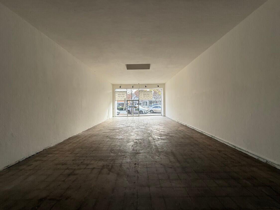 Detail Gallery Image 4 of 13 For 1156 San Carlos Ave, San Carlos,  CA 94070 - – Beds | – Baths