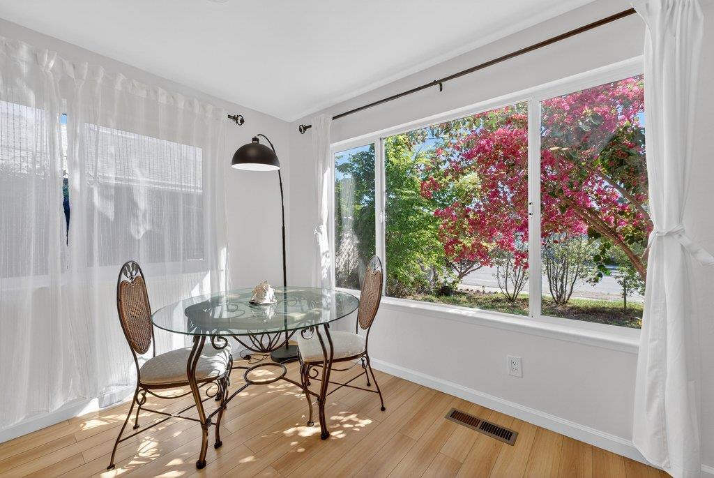 Detail Gallery Image 15 of 51 For 333 John St, Santa Cruz,  CA 95060 - 3 Beds | 2 Baths