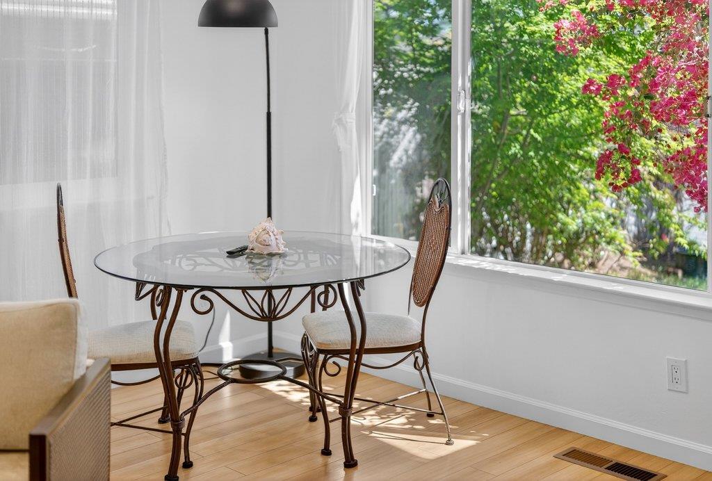 Detail Gallery Image 16 of 51 For 333 John St, Santa Cruz,  CA 95060 - 3 Beds | 2 Baths