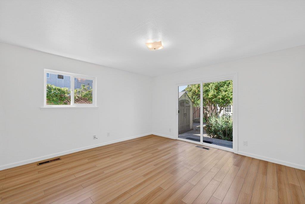 Detail Gallery Image 30 of 51 For 333 John St, Santa Cruz,  CA 95060 - 3 Beds | 2 Baths