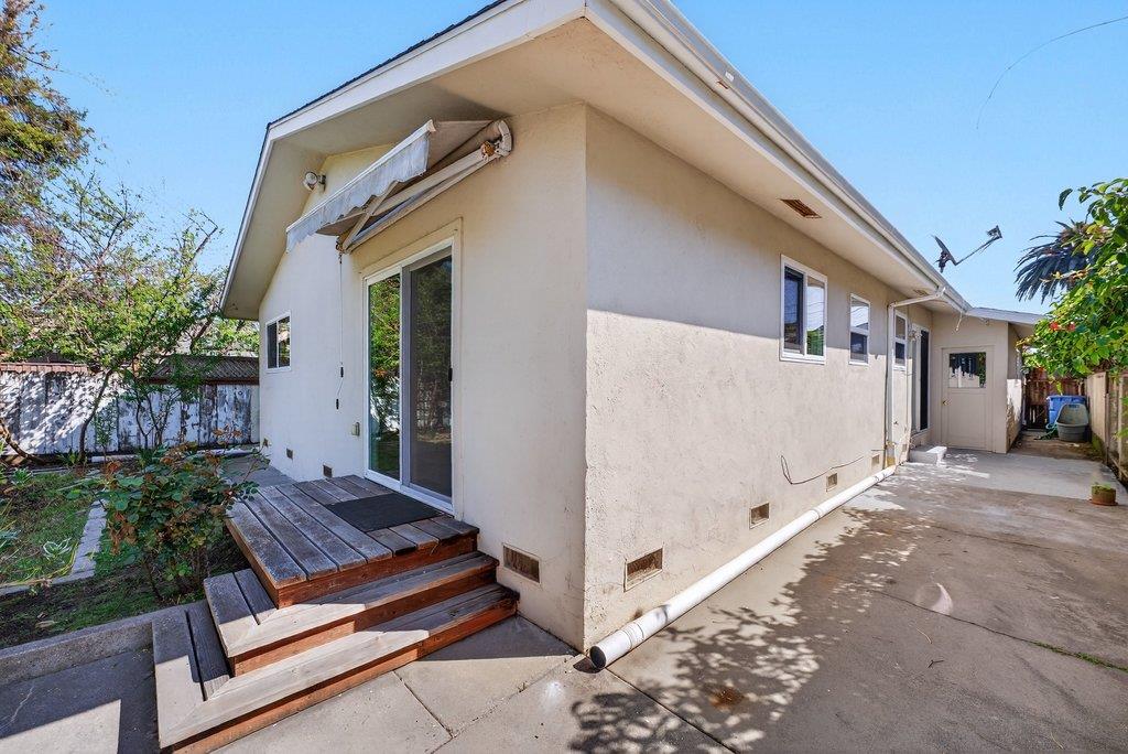 Detail Gallery Image 34 of 51 For 333 John St, Santa Cruz,  CA 95060 - 3 Beds | 2 Baths