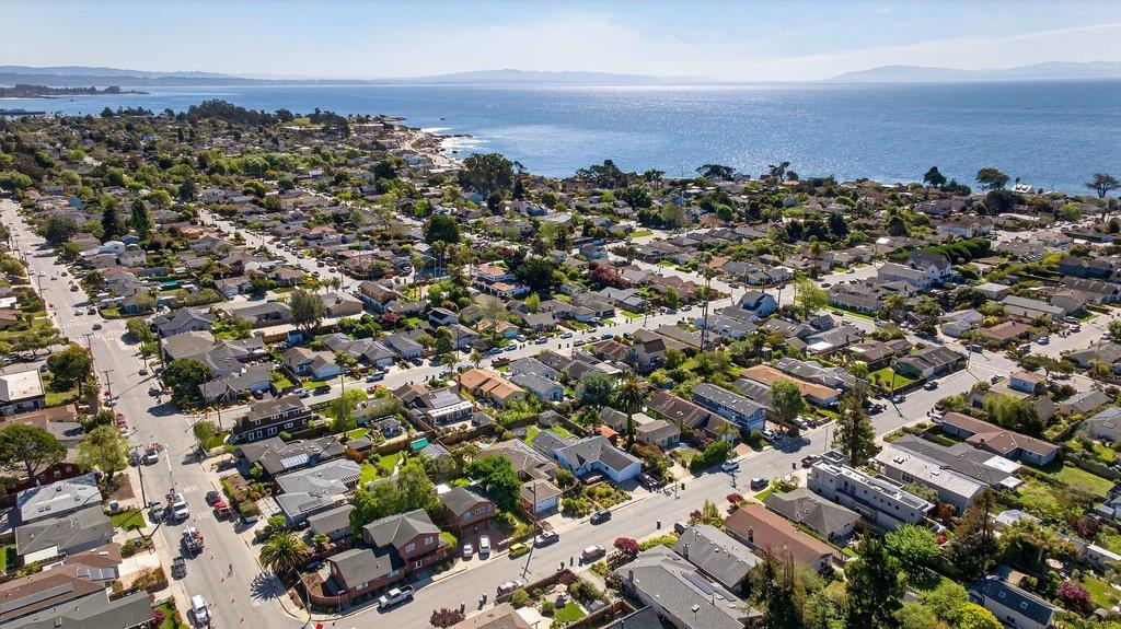 Detail Gallery Image 45 of 51 For 333 John St, Santa Cruz,  CA 95060 - 3 Beds | 2 Baths