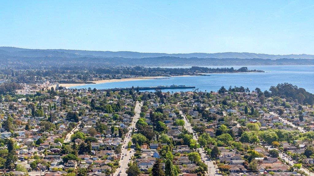 Detail Gallery Image 50 of 51 For 333 John St, Santa Cruz,  CA 95060 - 3 Beds | 2 Baths