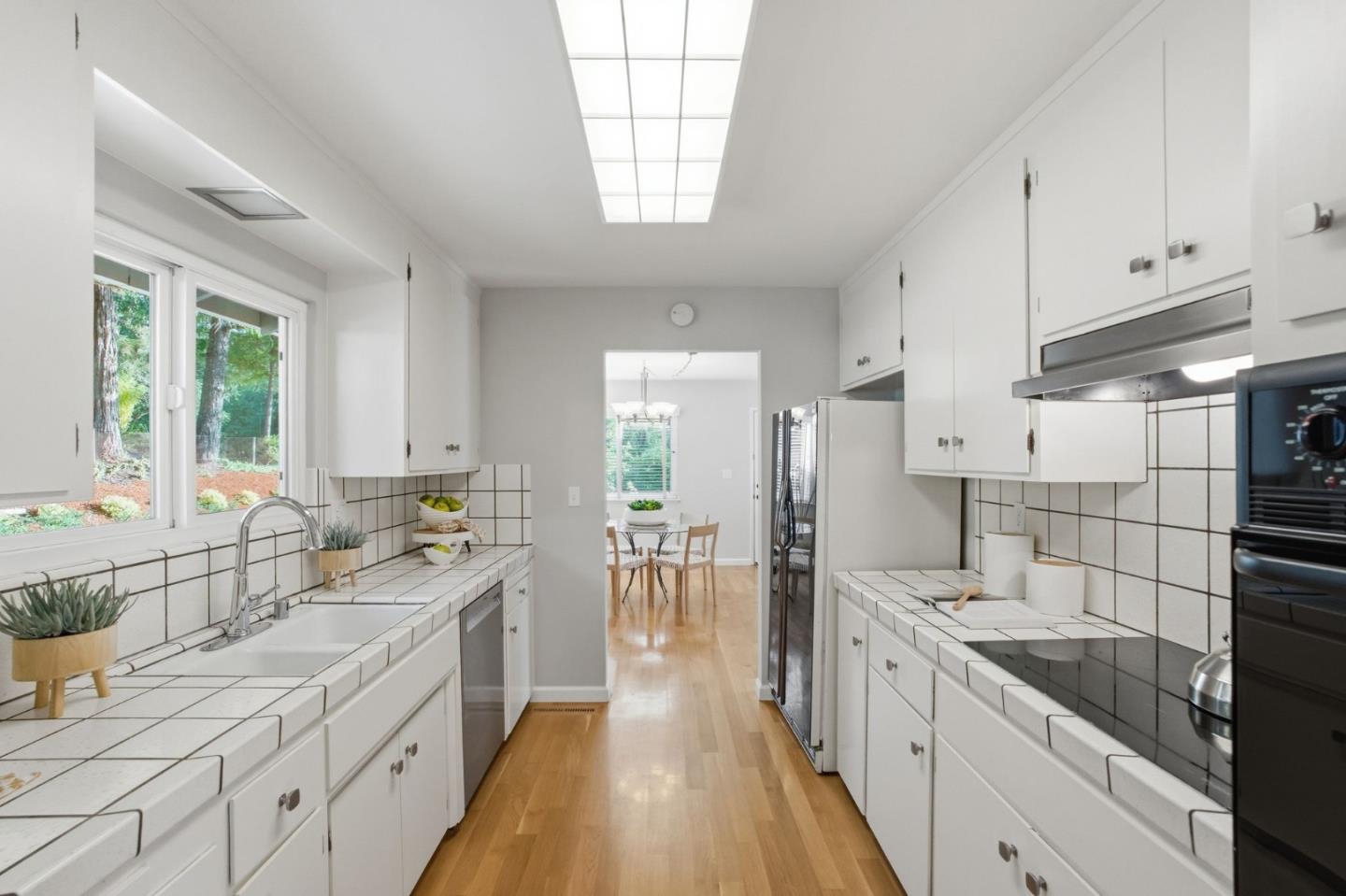 Detail Gallery Image 13 of 65 For 23349 Deerfield Rd, Los Gatos,  CA 95033 - 3 Beds | 2 Baths