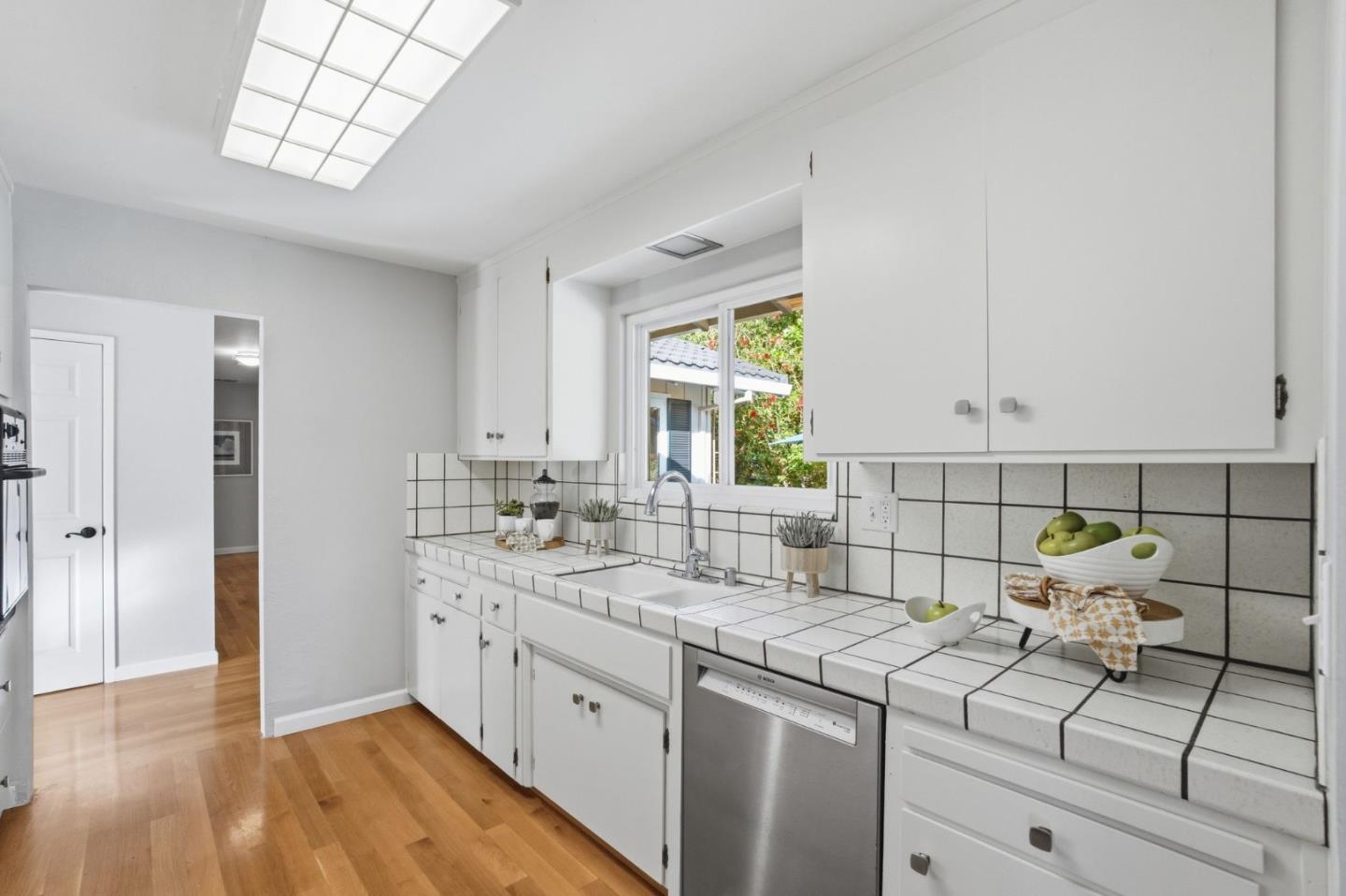 Detail Gallery Image 14 of 65 For 23349 Deerfield Rd, Los Gatos,  CA 95033 - 3 Beds | 2 Baths