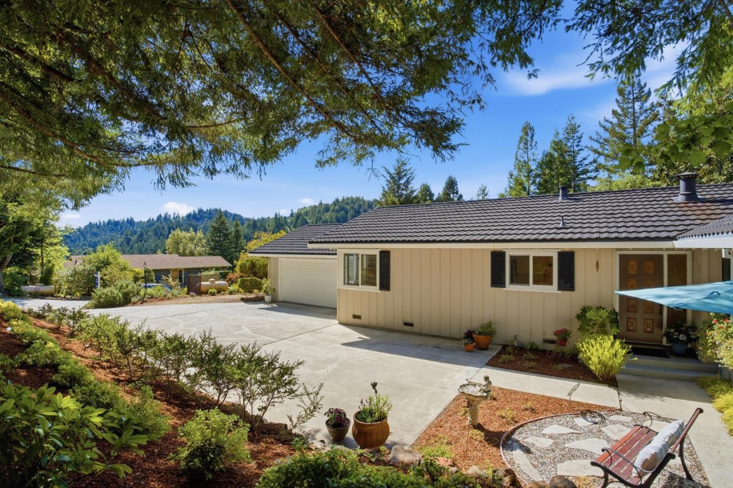 Detail Gallery Image 4 of 65 For 23349 Deerfield Rd, Los Gatos,  CA 95033 - 3 Beds | 2 Baths