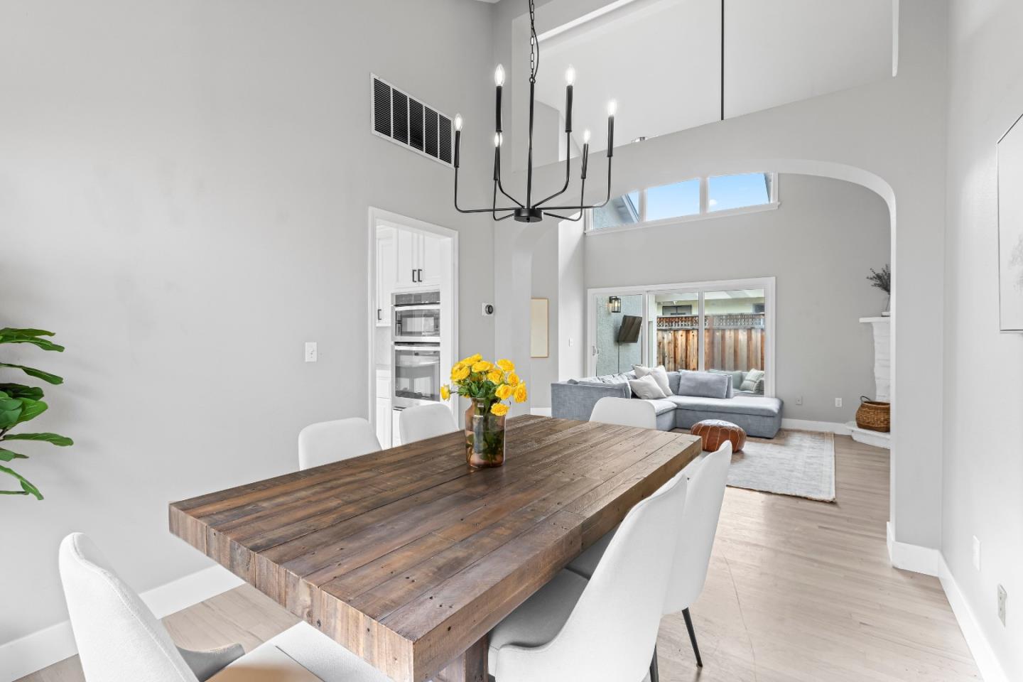 Detail Gallery Image 11 of 54 For 495 W Main Ave, Morgan Hill,  CA 95037 - 3 Beds | 2 Baths