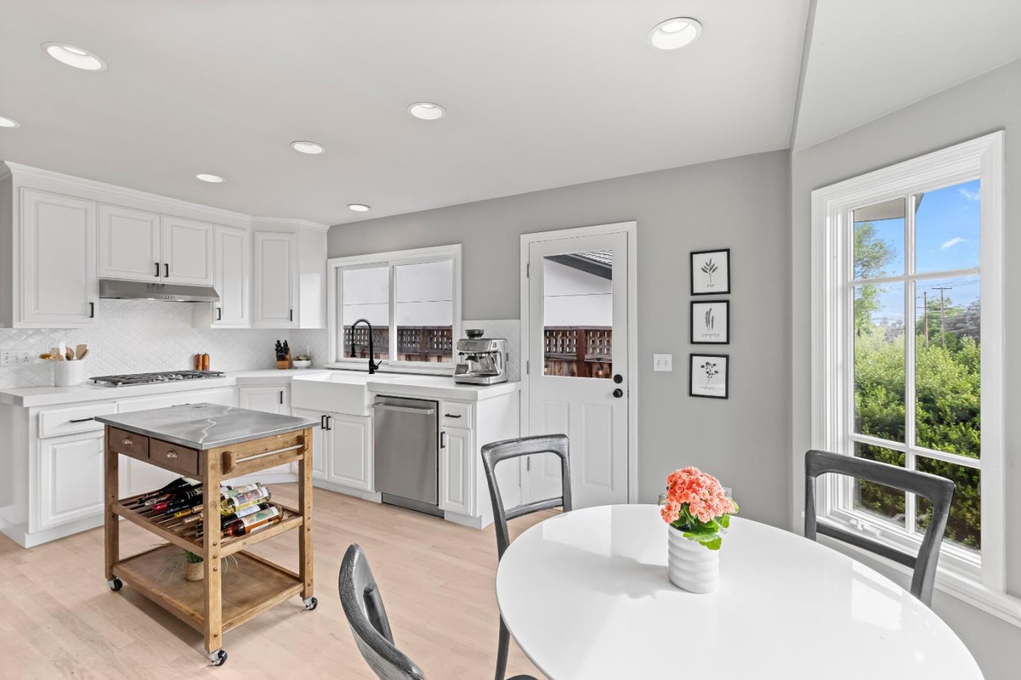 Detail Gallery Image 15 of 54 For 495 W Main Ave, Morgan Hill,  CA 95037 - 3 Beds | 2 Baths