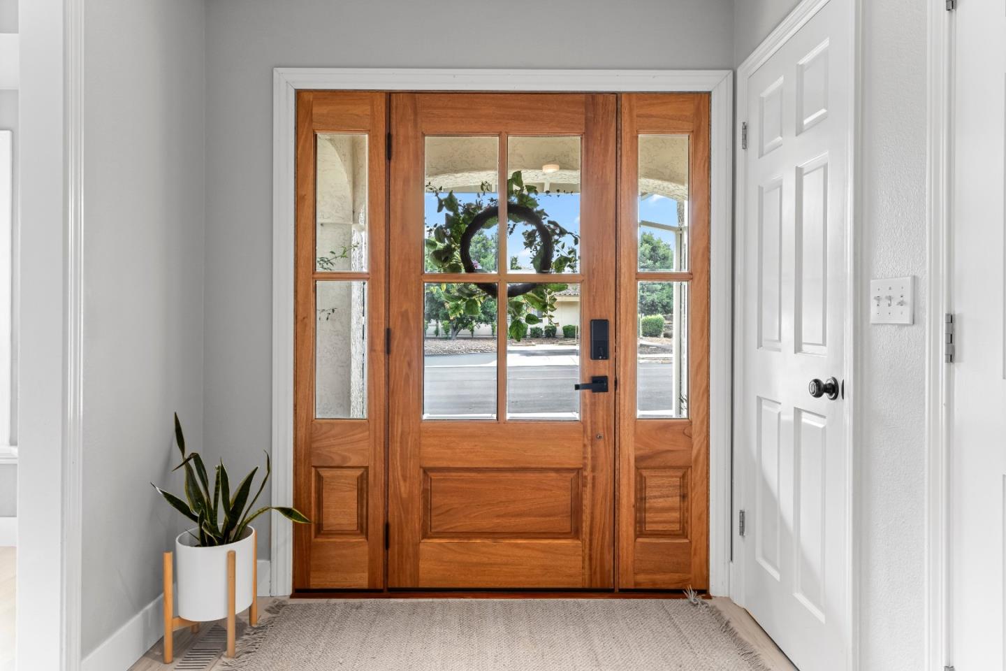 Detail Gallery Image 5 of 54 For 495 W Main Ave, Morgan Hill,  CA 95037 - 3 Beds | 2 Baths