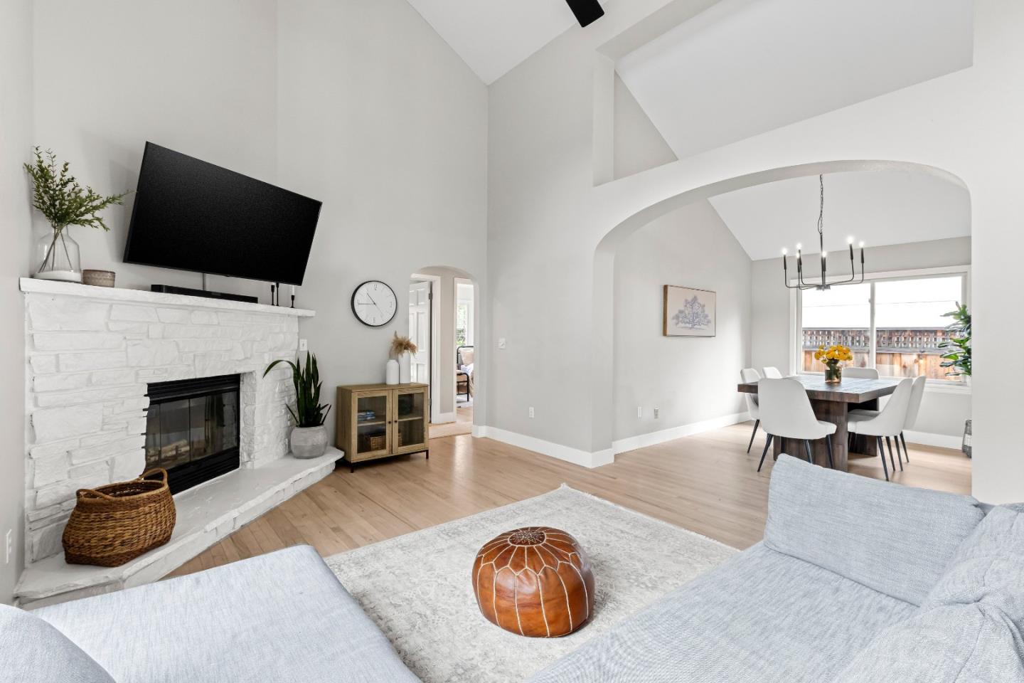 Detail Gallery Image 8 of 54 For 495 W Main Ave, Morgan Hill,  CA 95037 - 3 Beds | 2 Baths