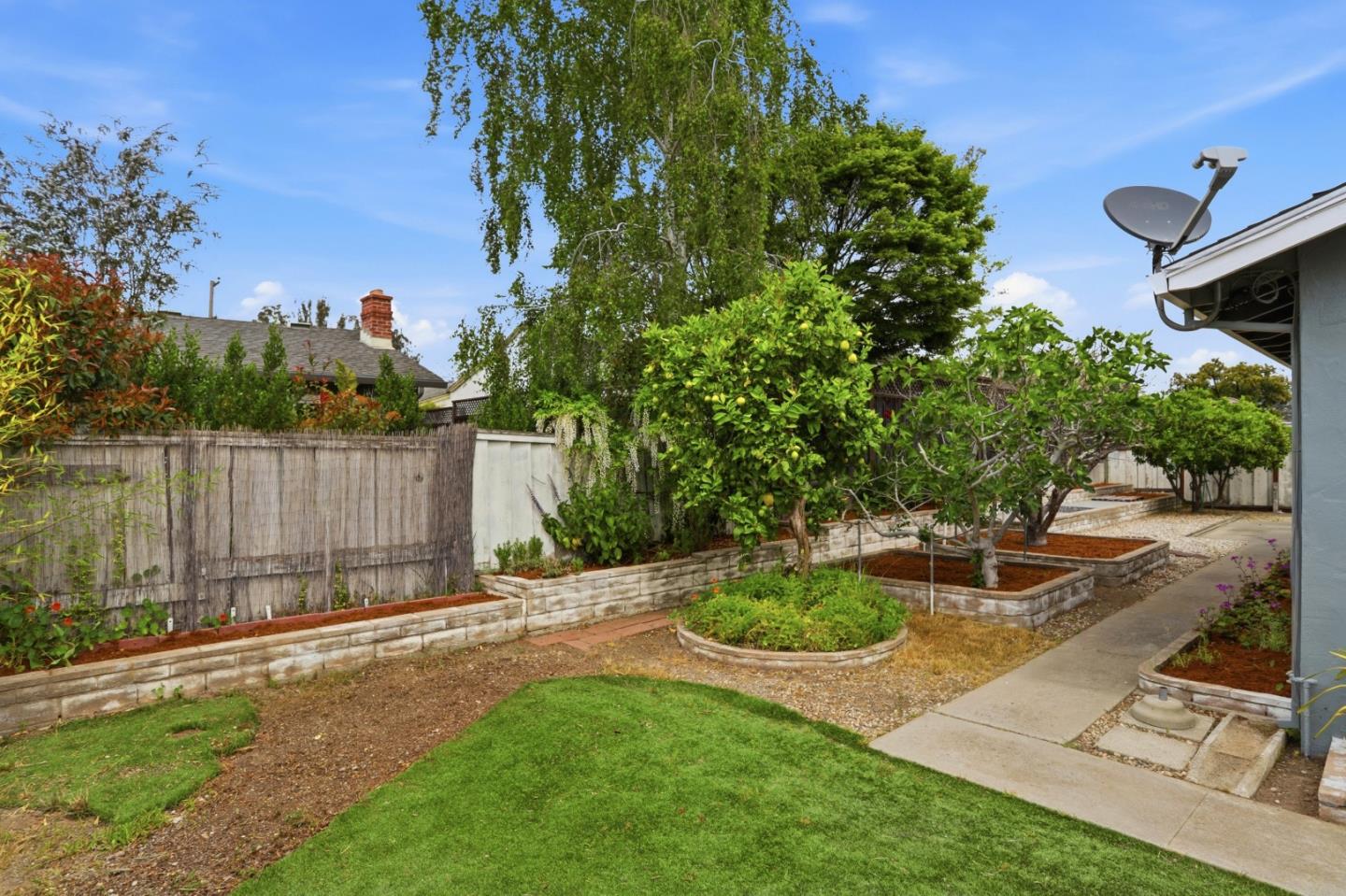 Detail Gallery Image 36 of 39 For 311 Chirco Ave, Santa Cruz,  CA 95065 - 3 Beds | 2/1 Baths