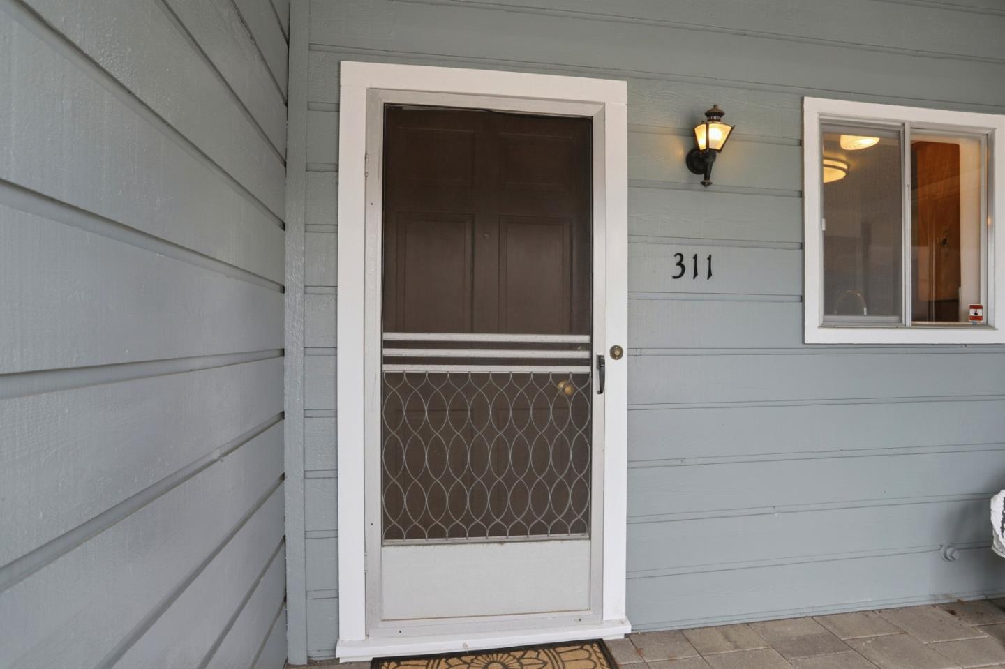 Detail Gallery Image 8 of 39 For 311 Chirco Ave, Santa Cruz,  CA 95065 - 3 Beds | 2/1 Baths