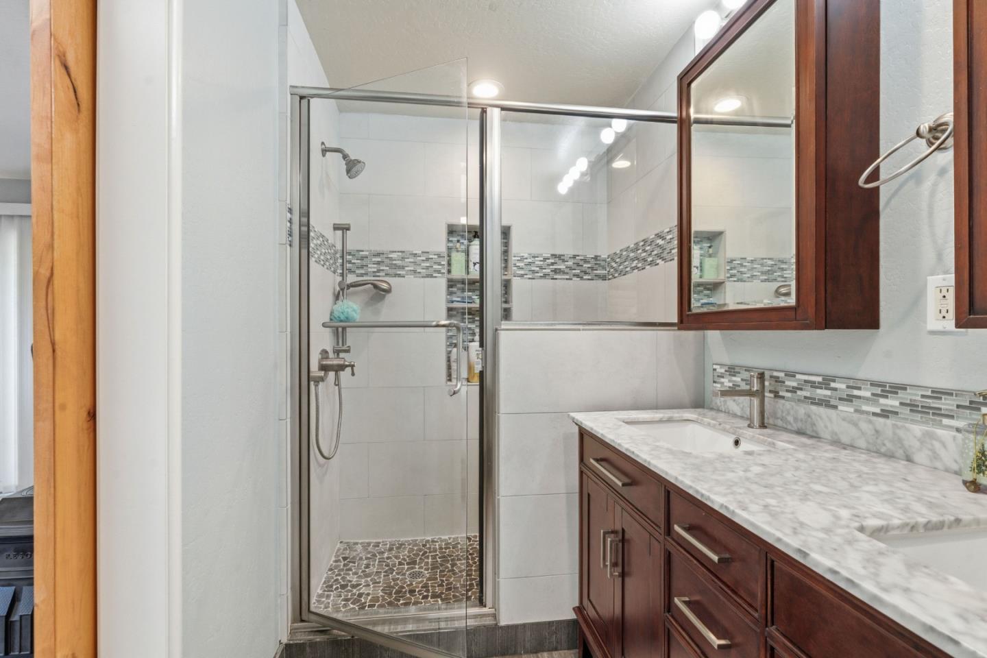 Detail Gallery Image 17 of 54 For 2715 Branciforte Dr, Santa Cruz,  CA 95065 - 3 Beds | 2 Baths