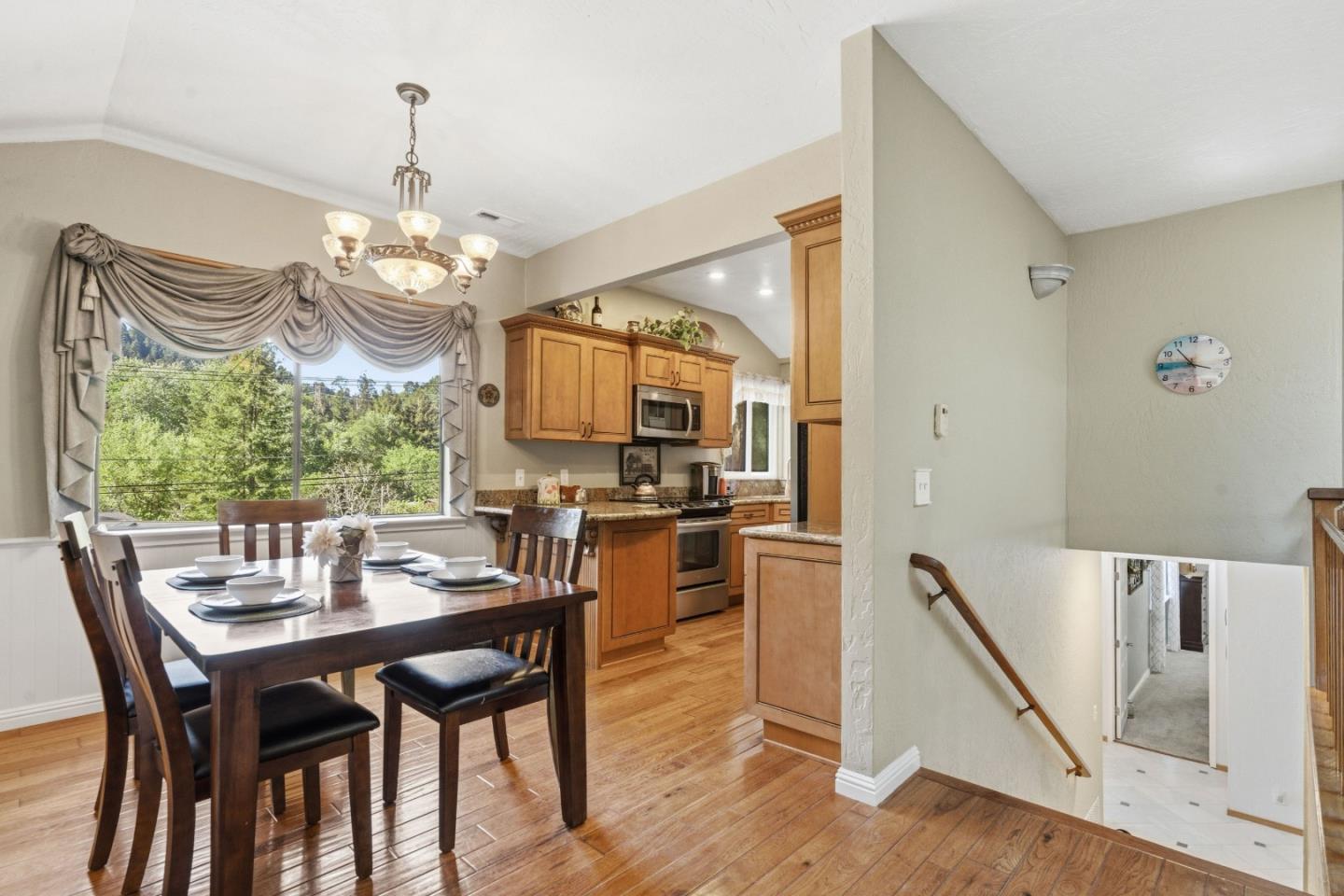 Detail Gallery Image 8 of 54 For 2715 Branciforte Dr, Santa Cruz,  CA 95065 - 3 Beds | 2 Baths