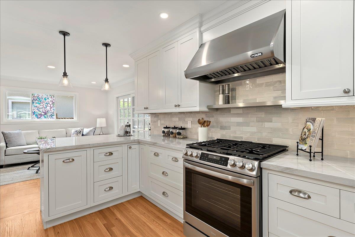 Detail Gallery Image 10 of 34 For 1231 Claremont Dr, San Bruno,  CA 94066 - 4 Beds | 2 Baths