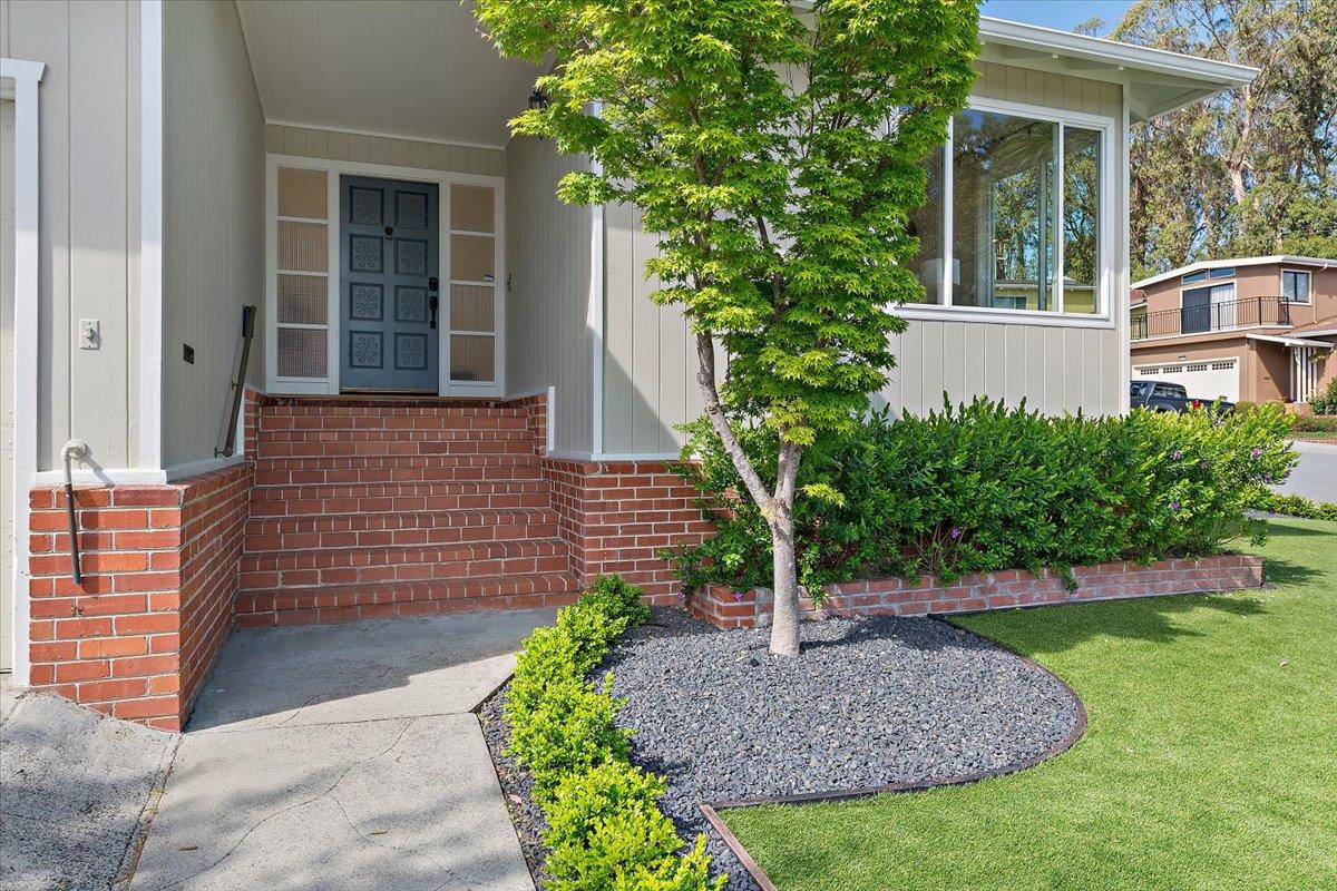 Detail Gallery Image 3 of 34 For 1231 Claremont Dr, San Bruno,  CA 94066 - 4 Beds | 2 Baths