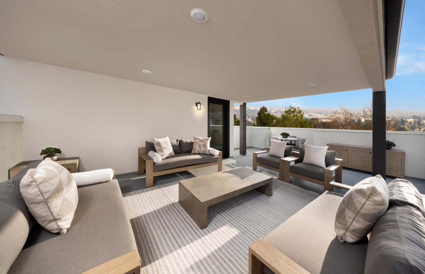 Detail Gallery Image 8 of 22 For 2322 Red Oak Ct, San Mateo,  CA 94403 - 4 Beds | 3 Baths