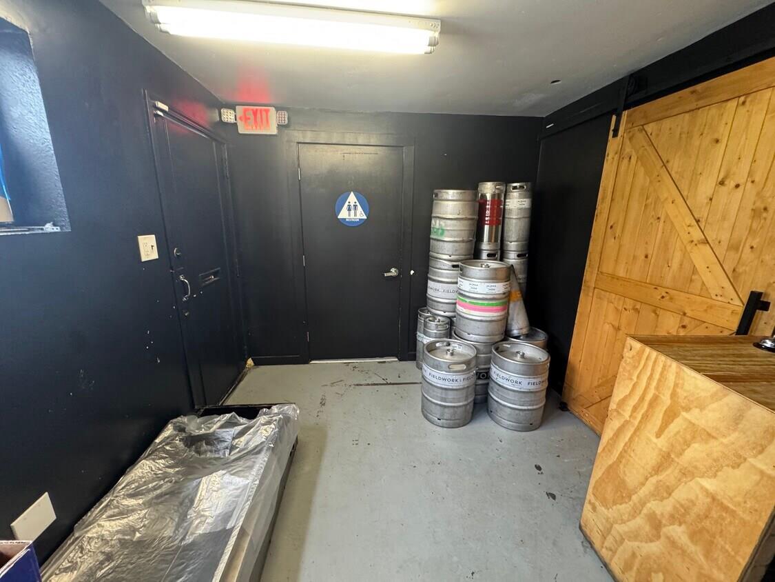 Detail Gallery Image 10 of 22 For 780 Old County Rd, Belmont,  CA 94002 - – Beds | – Baths