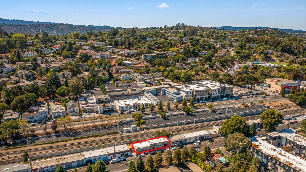 Detail Gallery Image 11 of 22 For 780 Old County Rd, Belmont,  CA 94002 - – Beds | – Baths