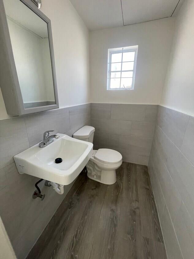 Detail Gallery Image 18 of 22 For 780 Old County Rd, Belmont,  CA 94002 - – Beds | – Baths