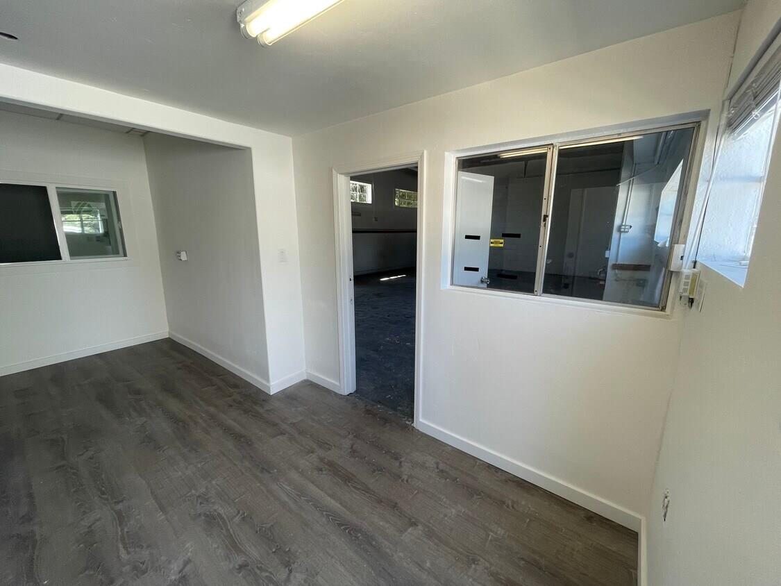 Detail Gallery Image 21 of 22 For 780 Old County Rd, Belmont,  CA 94002 - – Beds | – Baths