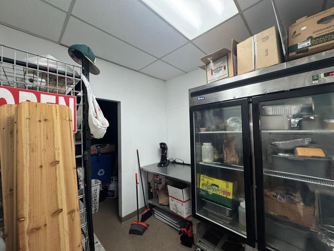 Detail Gallery Image 7 of 22 For 780 Old County Rd, Belmont,  CA 94002 - – Beds | – Baths