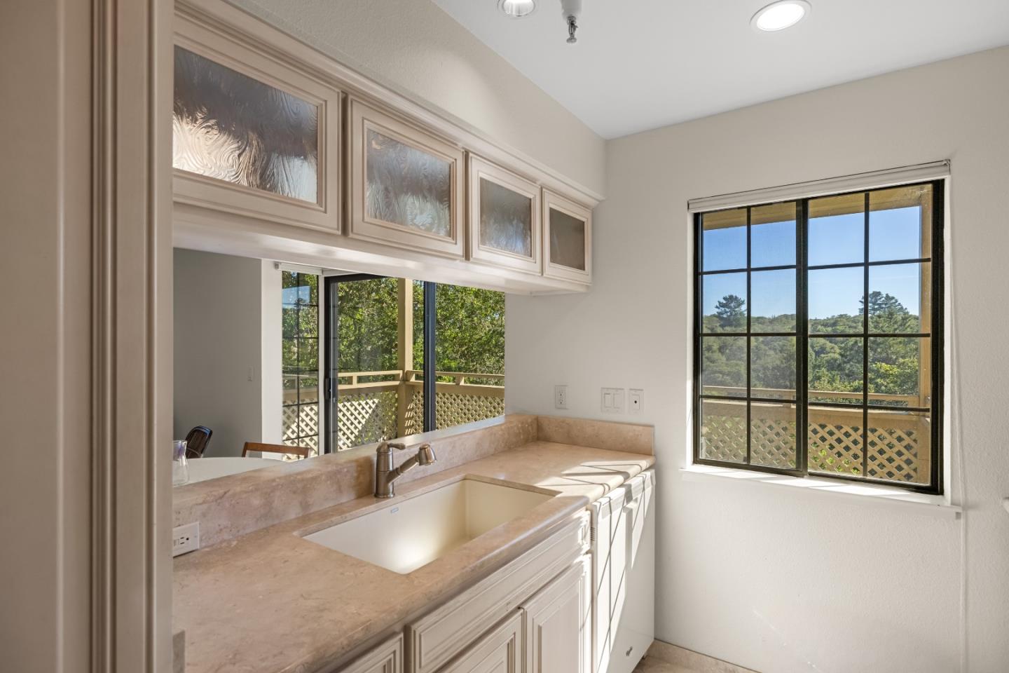 Detail Gallery Image 14 of 35 For 121 Quail Run Ct, Del Rey Oaks,  CA 93940 - 1 Beds | 1 Baths