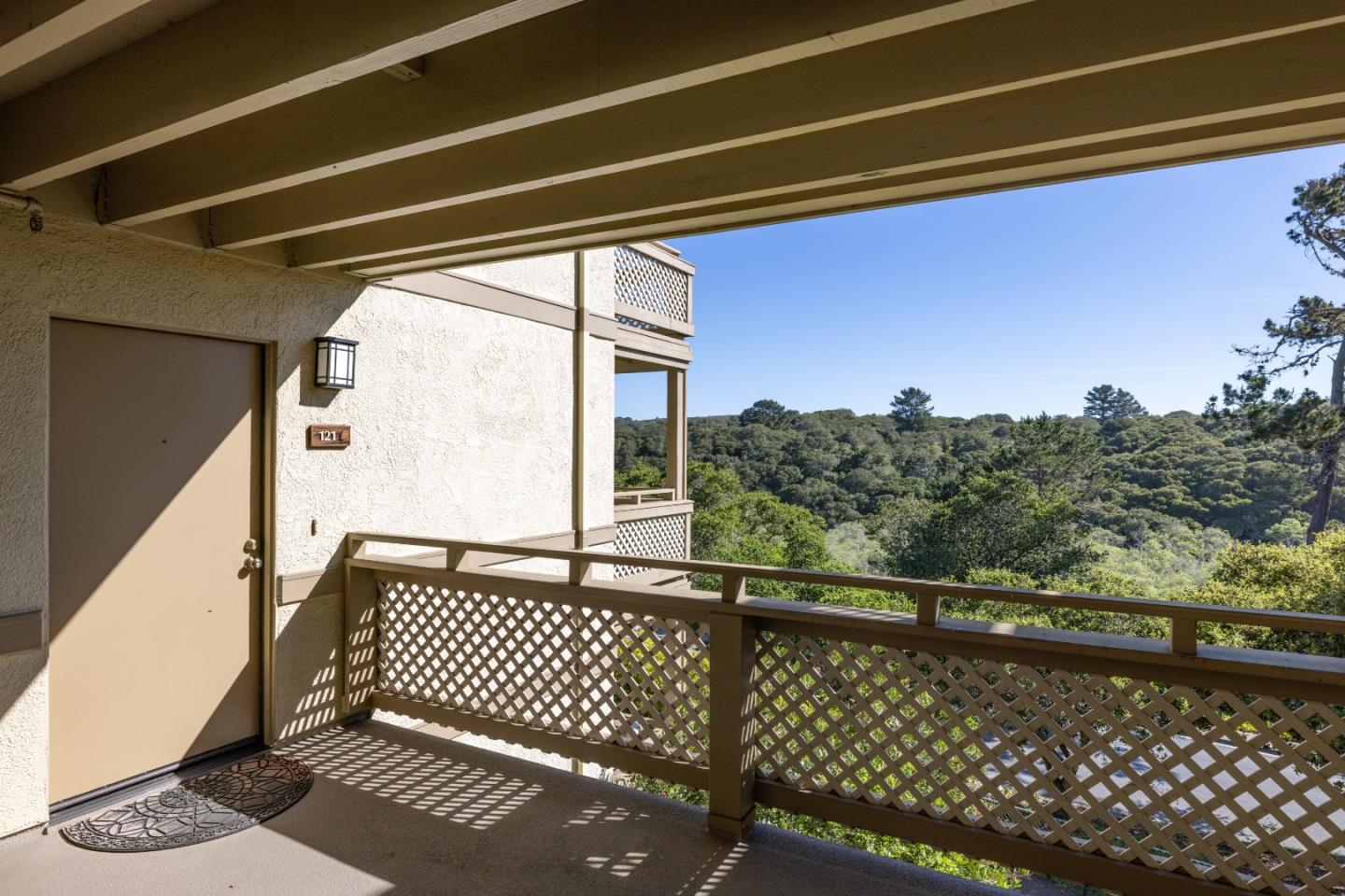 Detail Gallery Image 2 of 35 For 121 Quail Run Ct, Del Rey Oaks,  CA 93940 - 1 Beds | 1 Baths