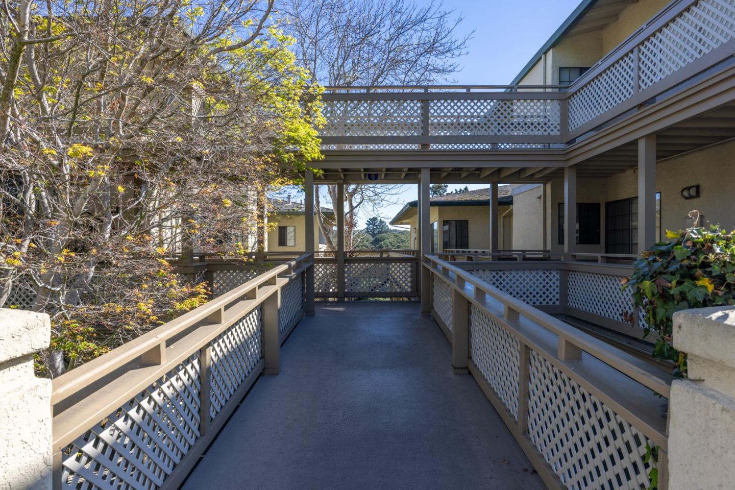 Detail Gallery Image 29 of 35 For 121 Quail Run Ct, Del Rey Oaks,  CA 93940 - 1 Beds | 1 Baths