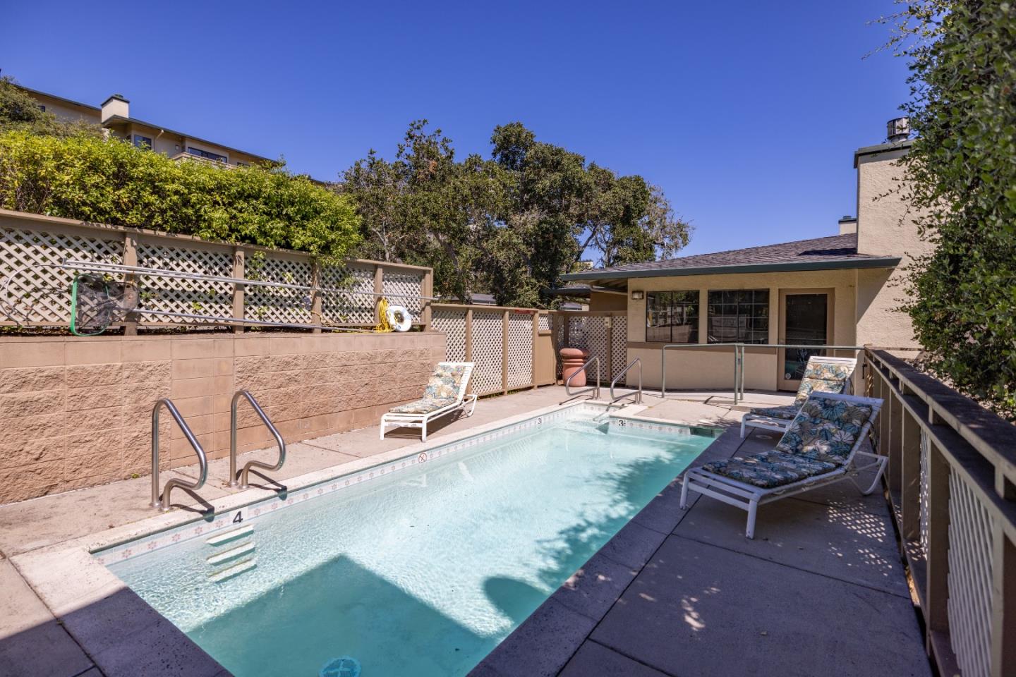 Detail Gallery Image 30 of 35 For 121 Quail Run Ct, Del Rey Oaks,  CA 93940 - 1 Beds | 1 Baths