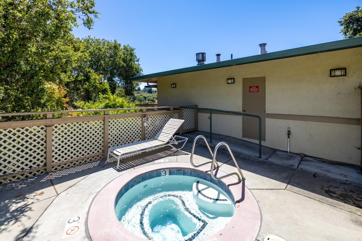 Detail Gallery Image 32 of 35 For 121 Quail Run Ct, Del Rey Oaks,  CA 93940 - 1 Beds | 1 Baths