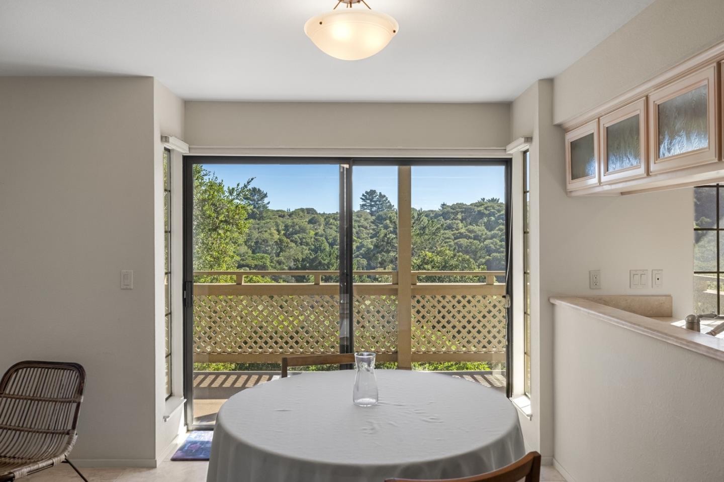 Detail Gallery Image 4 of 35 For 121 Quail Run Ct, Del Rey Oaks,  CA 93940 - 1 Beds | 1 Baths